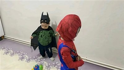 حكاية النادلة ورجل الاعمال