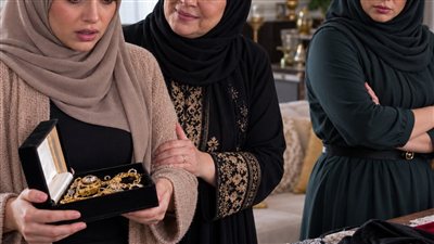 حماتى بتعاملنى زى بنتها 