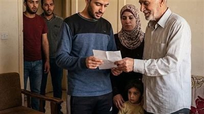 رفض الثلاثة أبناء مساعدة والدهم 